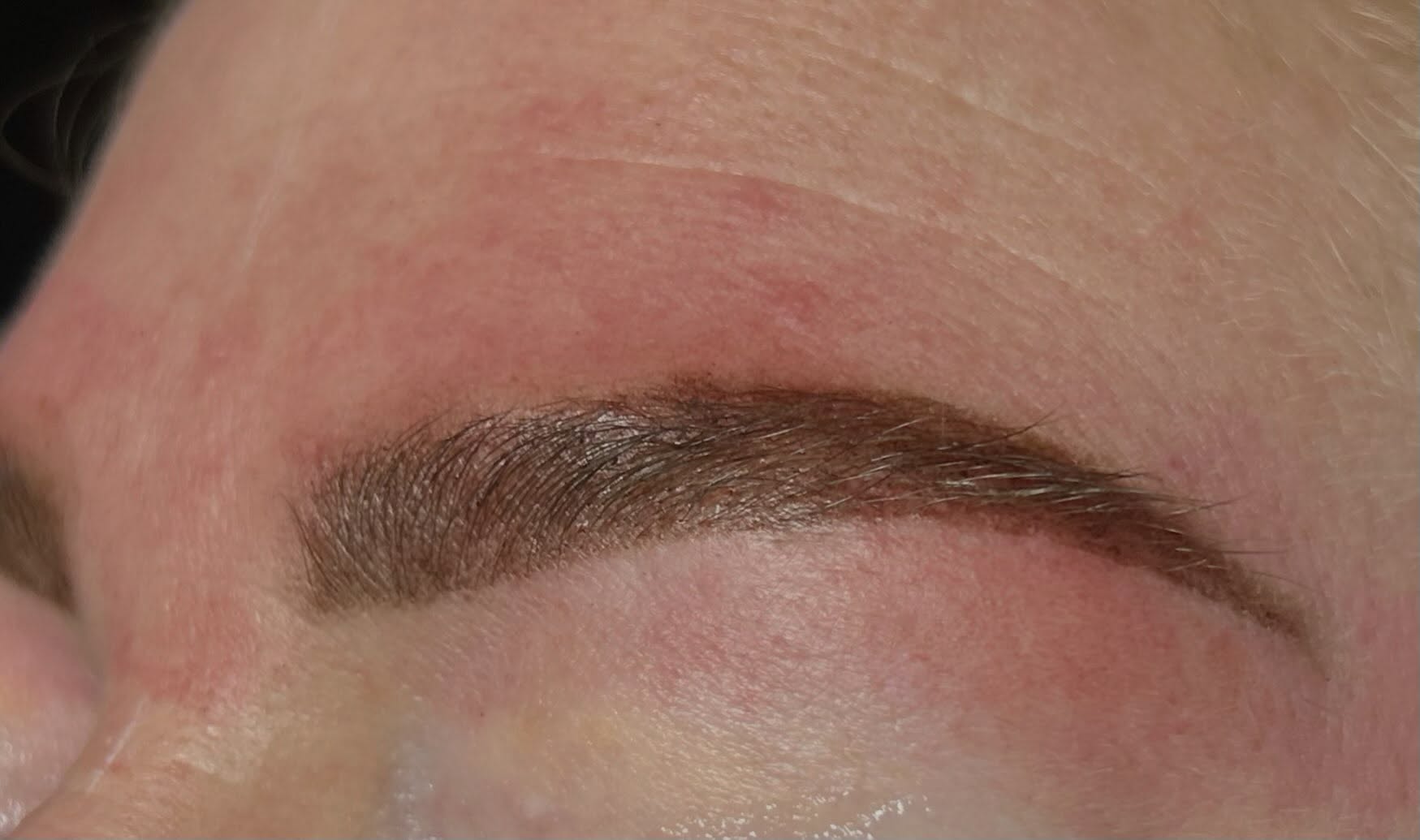 Hybrid brows: een zachte, natuurlijke wenkbrauw met definitie